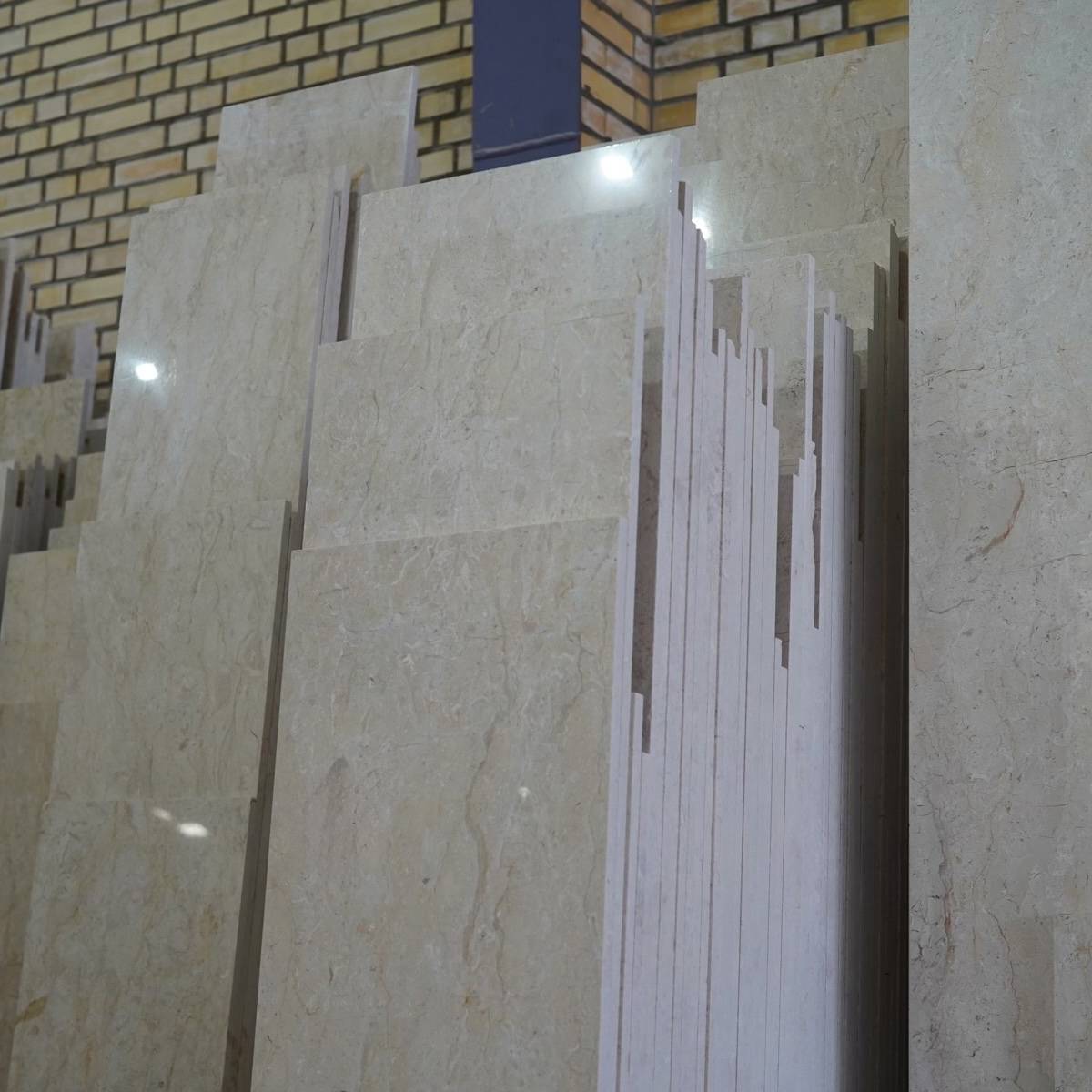 مرمریت آباده موج دار